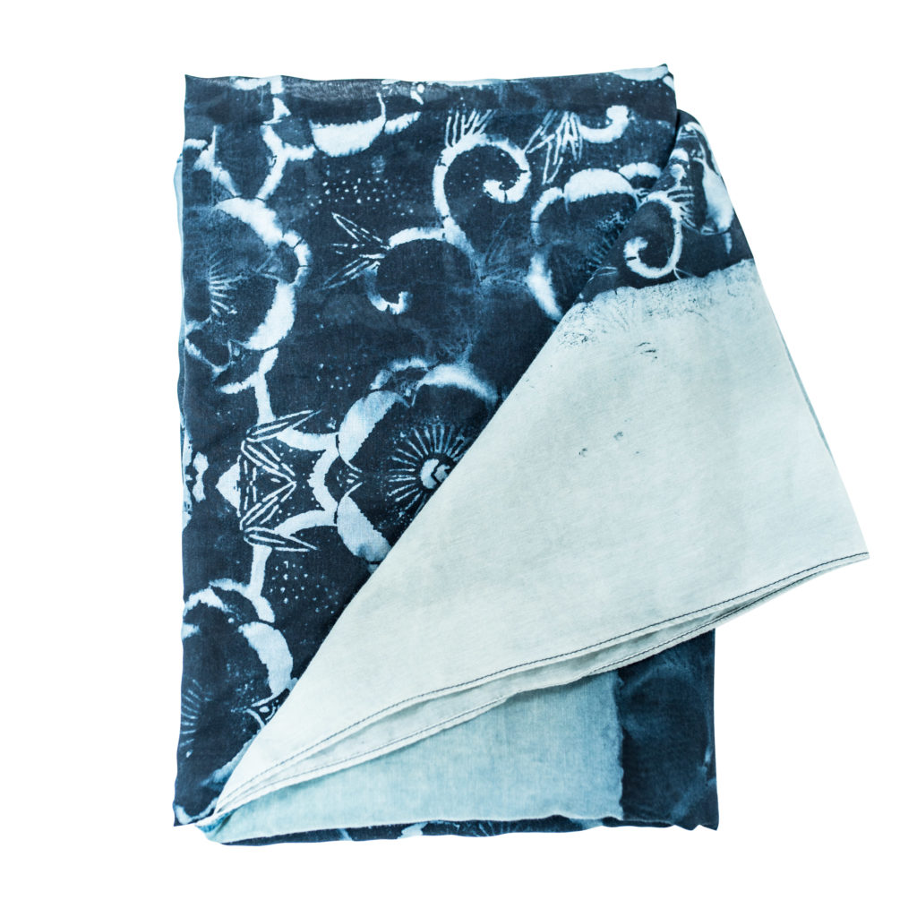 0011-01 Stole con stampa serigrafica floreale / with floral serigraphy print