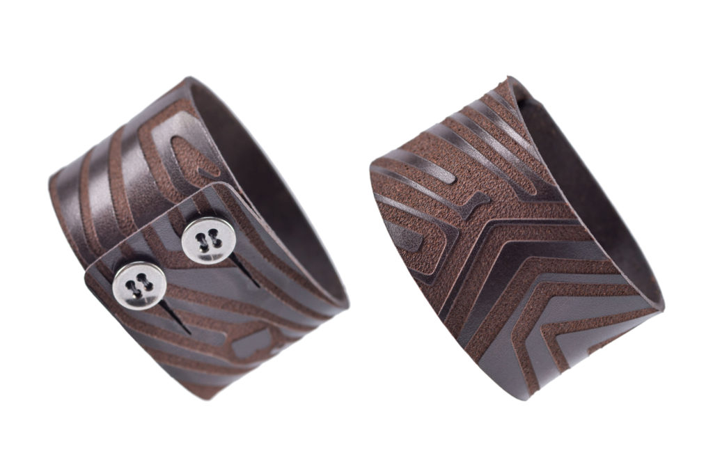 0028-02 Bangle Taglio e grafica laser / Laser cut and graphic